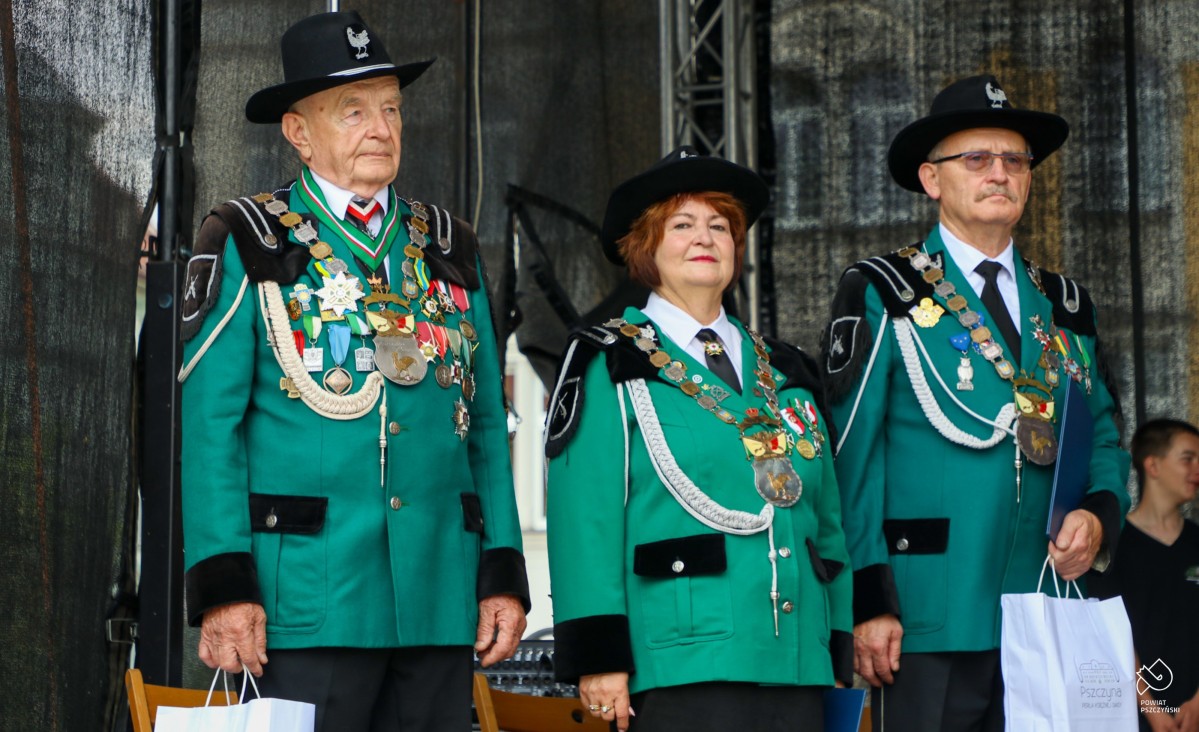 Nowa Rada Królewska na scenie.