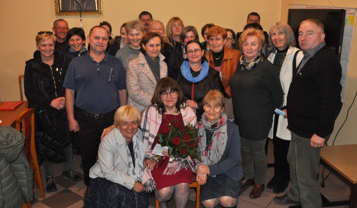 Członkowie Hospicjum św. Ojca Pio w Pszczynie we wspólnej fotografii.